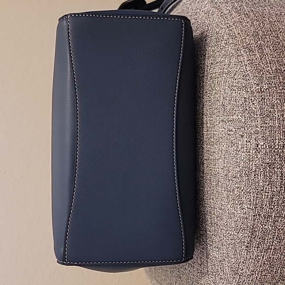 Metier Incognito Crossbody Cabas - Picture 5 of 10